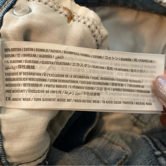 Abercrombie & Fitch Zoe Natural Rise Ankle Straight Jean - Distressed Light Wash - Picture 11 of 12